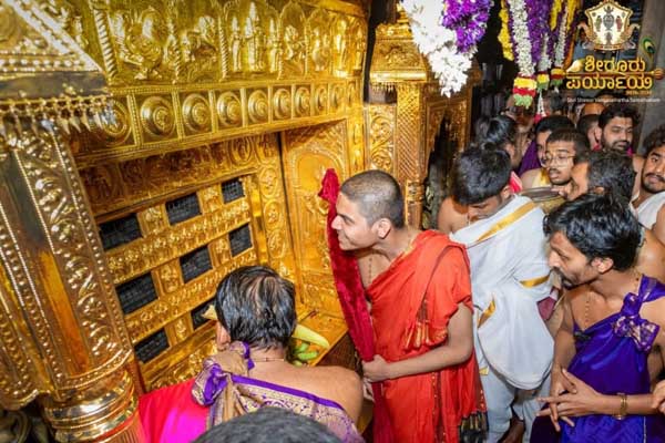 ಉಡುಪಿ ಶ್ರೀ ಕೃಷ್ಣ ಮಠಕ್ಕೆ ಆಗಮಿಸುವ ಭಕ್ತರೇ ಗಮನಿಸಿ: ಇನ್ಮುಂದೆ ವಸ್ತ್ರ ಸಂಹಿತೆ ಜಾರಿ!